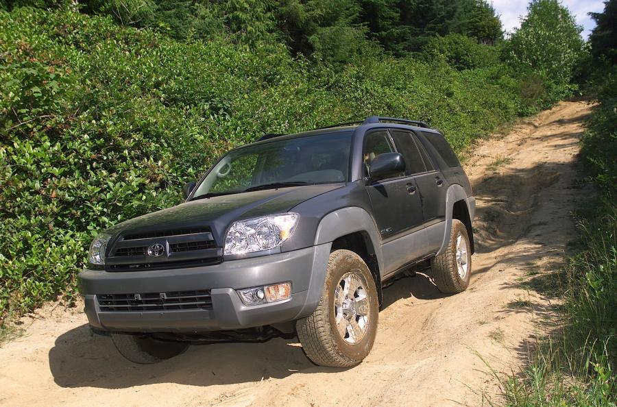  Toyota 4Runner 2003 года  (фото 16 из 41)